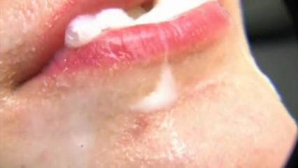 Doris Distel: Jocuri cu spermă și îmi place foarte mult să fiu un pic...