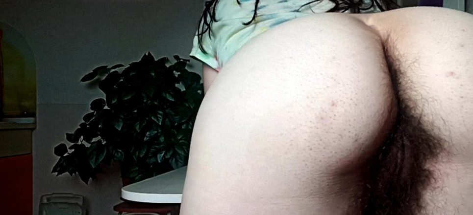 BW_Dolphin: Kocaman tüylü vajina ve kıç yakın çekim