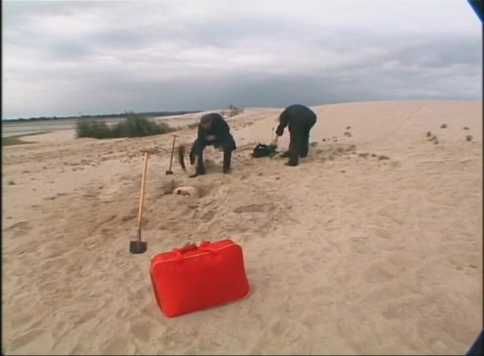 Absolute BDSM films - The original: Culo gordo y nalgadas, en la playa parte 2