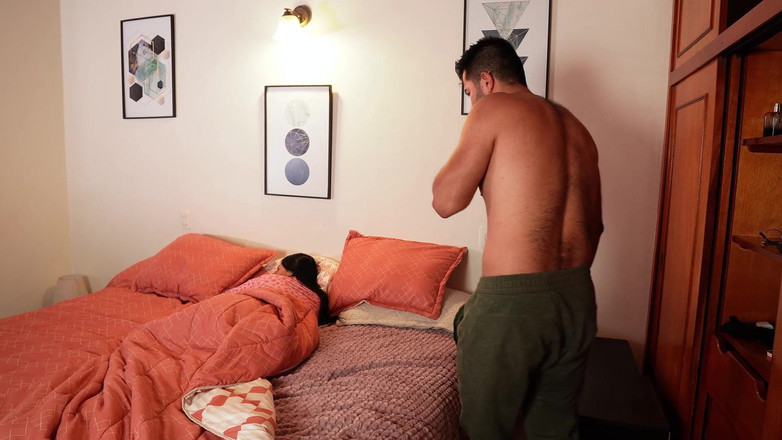 La Rola: Yatmadan Hemen Önce Romantik Arkadaşım Kıçımı Sütle Dolduruyor - La Rola