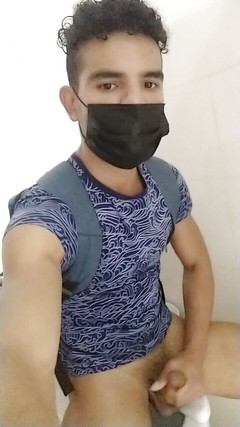 trebol_Jess: 화장실에서 젊은 게이 라틴계