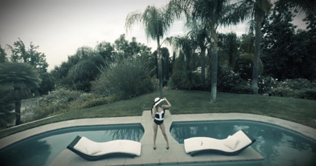 Denudeart: Beautiful blonde masturbates outdoor