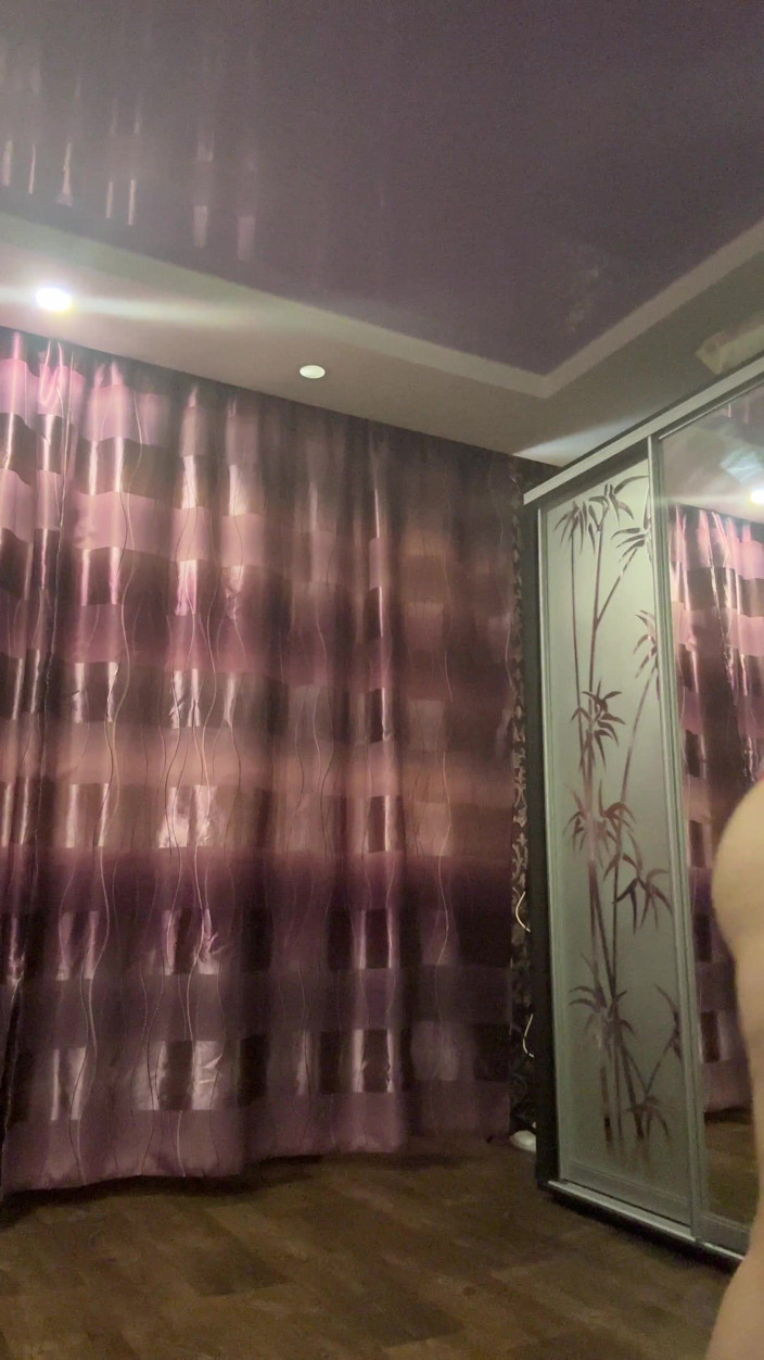 LarisaCum: Próbuję na wszystkich majtkach! Mam dużo seksownych tangos XXX