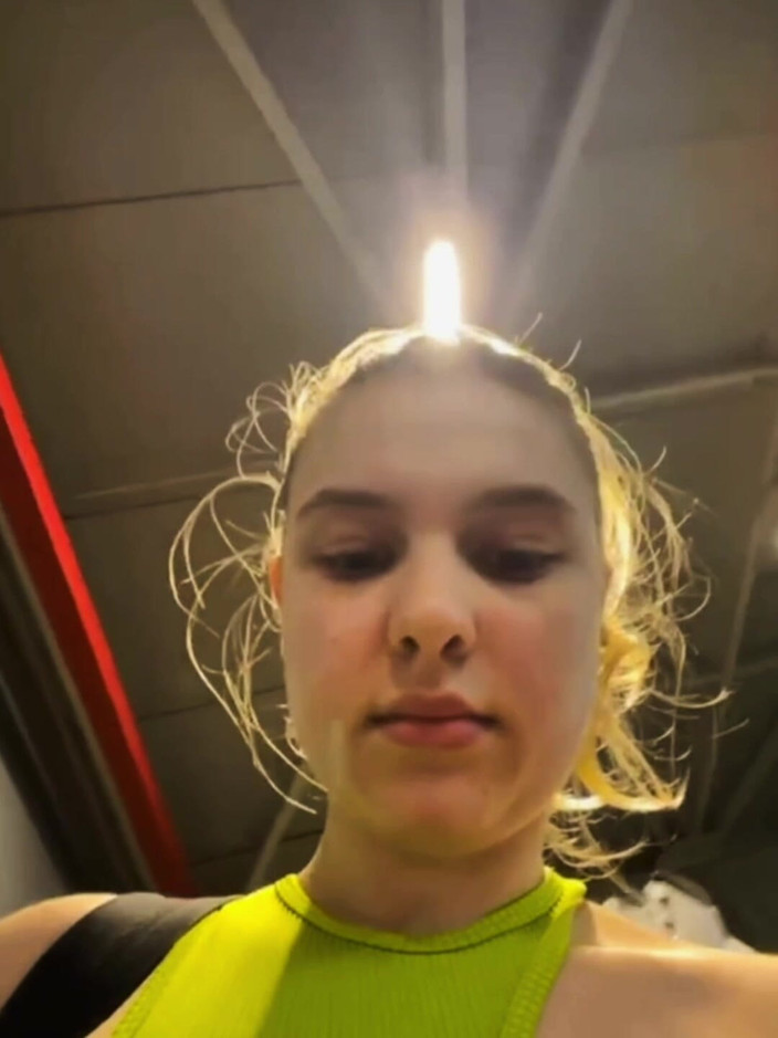 JuiceLussie: Träna och onanera i gymmet
