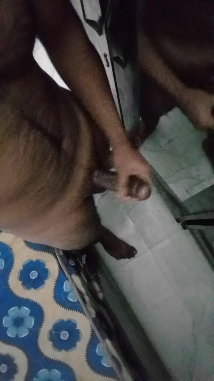 Raaz26d: Öl meinen großen schwanz im schlafzimmer ein und masturbiere vor...