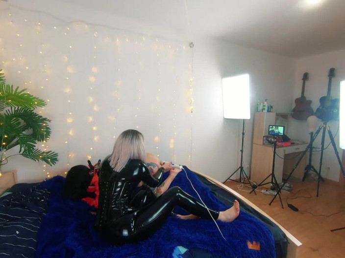 Arya Grander: Backstage of Pretty Lesbian Fetish Girls Doing Sex Video. Positive...