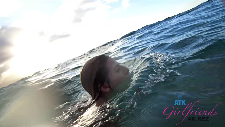 ATK Fans (Girlfriends): Virtueller urlaub in Hawaii mit bella rose teil 9