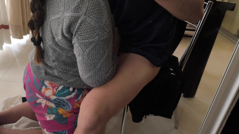 Moo DBOXXX: Questa mamma single culona mi succhia il cazzo tutto il...