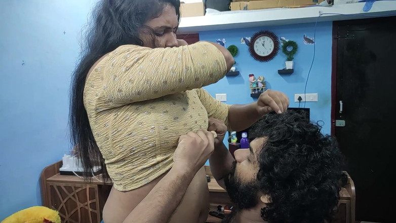 Vaigavarun45: 喀拉拉邦热辣的红色半纱丽浪漫和与男朋友发生性关系