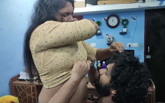 Vaigavarun45: Mallu chica caliente en medio sari roja en romance y...
