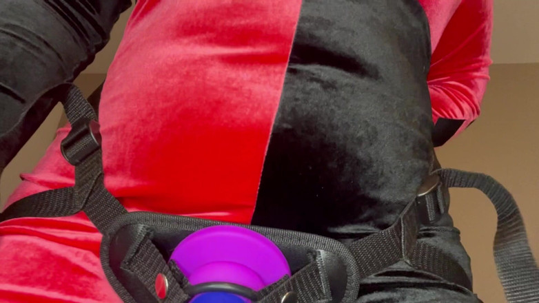 EeveeXo: Harley Quinn Feminisasi dan Tambatan Awak