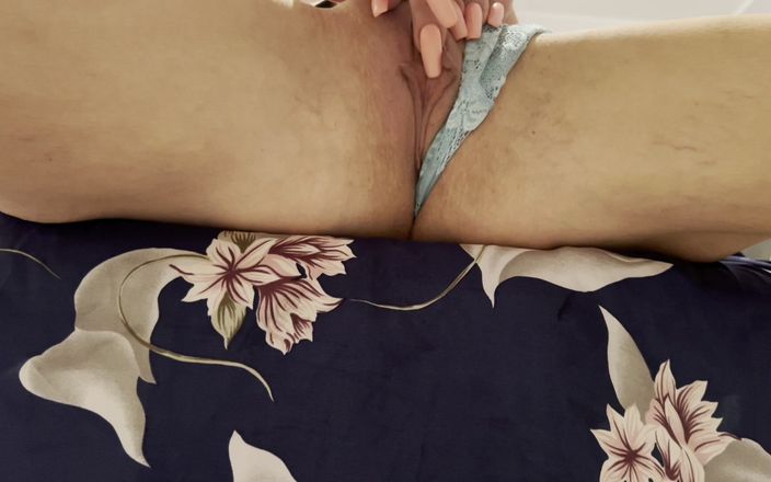 Nofaceblonde: Oh mon dieu, je jouis ! De la crème qui fuit...