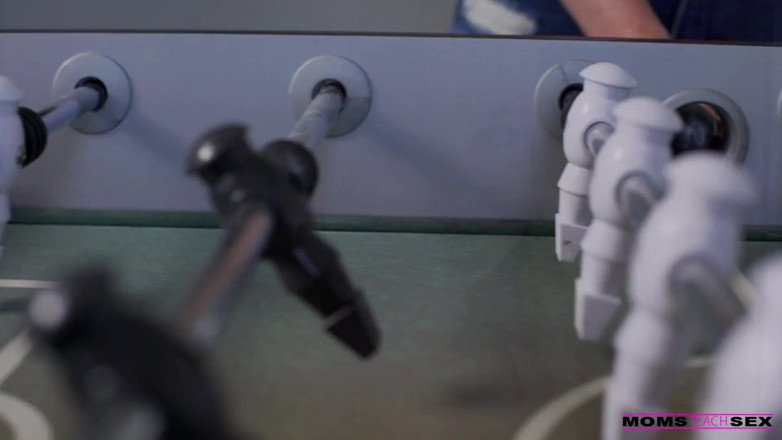 Moms teach sex: 남자가 원하는 것 - S15:e1