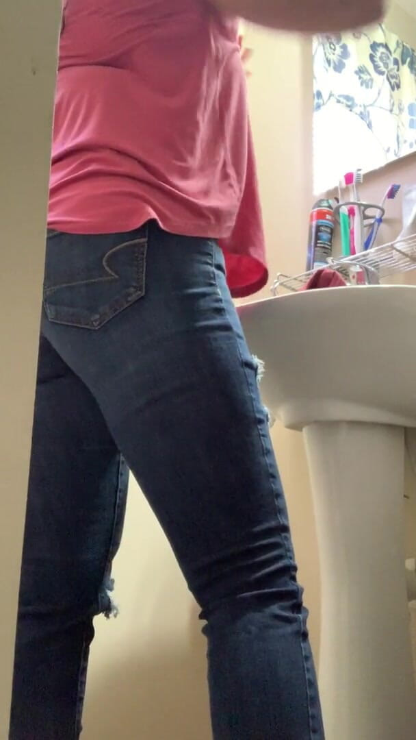 Drea xoxo: See me changing into clothes in bathroom