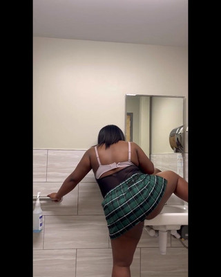 Anye Meshell: Şşşş sınıftan atlandım sakın söyleme!