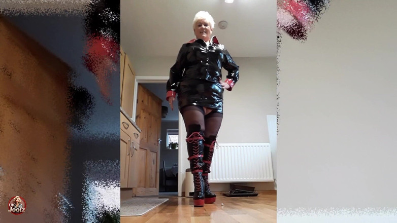 Uk Joolz: Pussy in Boots