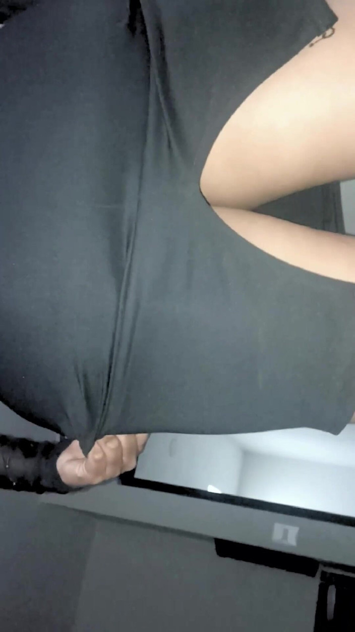 Tio Mc: Stiefniece bittet, ihren anus aufgerissen zu haben