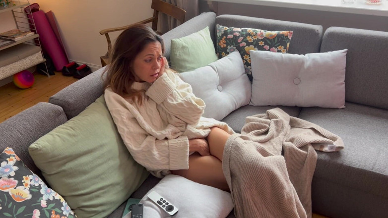 LoveAndRopes: Tante sange ini dientot habis-habisan di sofa