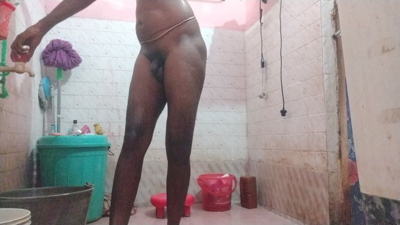 Tamil 10 inches BBC: Tamil10inches büyük zenci çok soğuk suda sert!