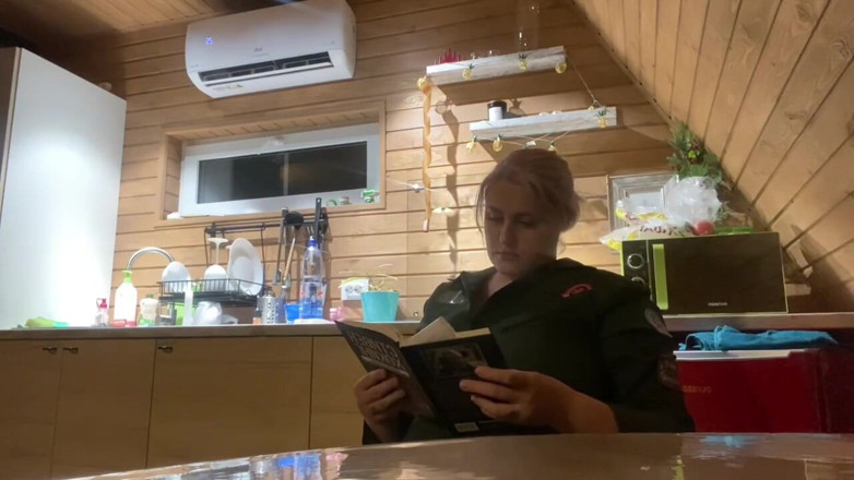 Kira Koval: Sám lesník jezdí na bbc robertku