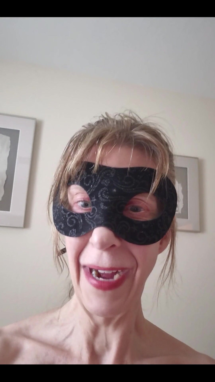 SilkNSin: Matură mascată