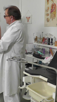Mature gyno fetish - perverted gynecologist records his mature female patient on camera
