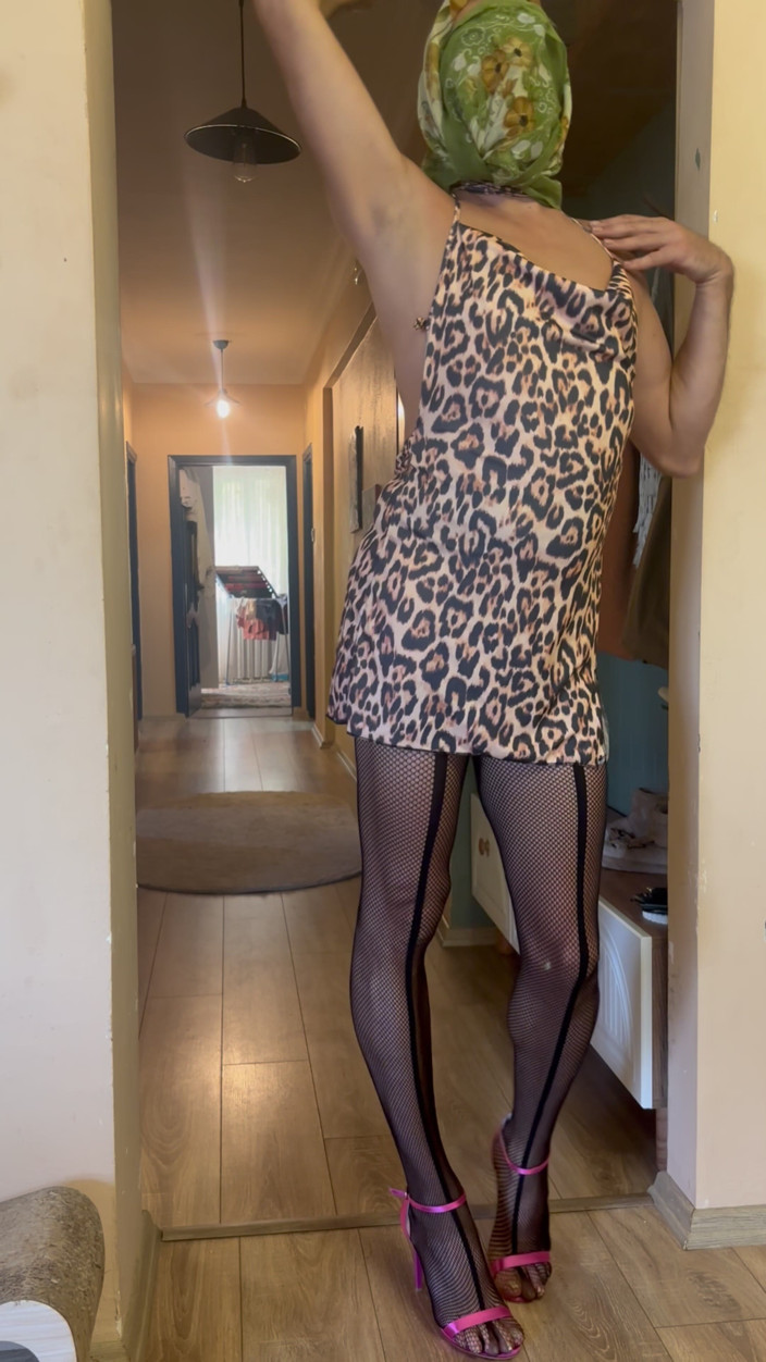 cd_aysemmm: J’ai salué le livreur de pizzas sans soutien-gorge