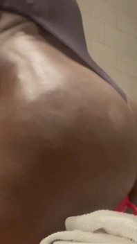 Spectacol Cu Curvă Musculară Neagră