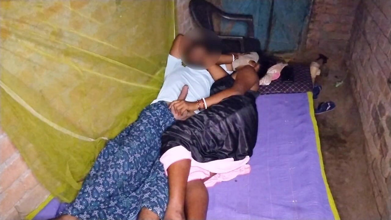 Pumi: Video rekaman seks pasak istri india di malam hari!