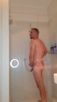 Dotýkám Se Sama Sebe, Když Myslím Na Svou Kamarádku