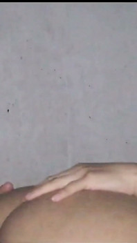 น้องสาวเลี้ยง +18 ชวนฉันเข้าไปในห้อง - ใหญ่แตกก้น