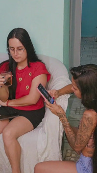 Ryzykowny seks z przyjaciółką żony przyłapaną na gorącym uczynku