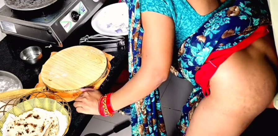 Kavitha_Vintho_: Dì Ấn Độ trong nhà bếp, chồng chúng tôi đã đến làm tình trong...