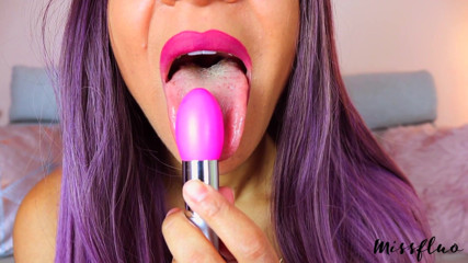 Miss Fluo: MissFluo, humillación de pene pequeño a047
