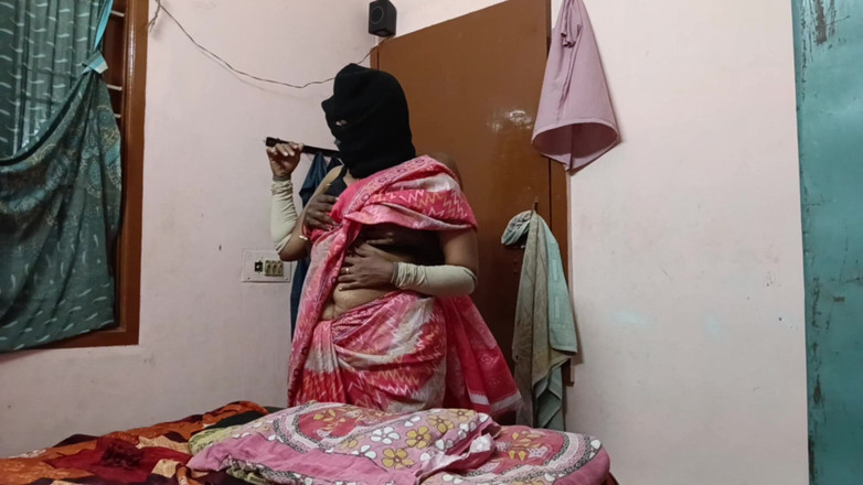 Benita sweety: Suami isteri Tamil berkongkek mubaligh panas di atas katil