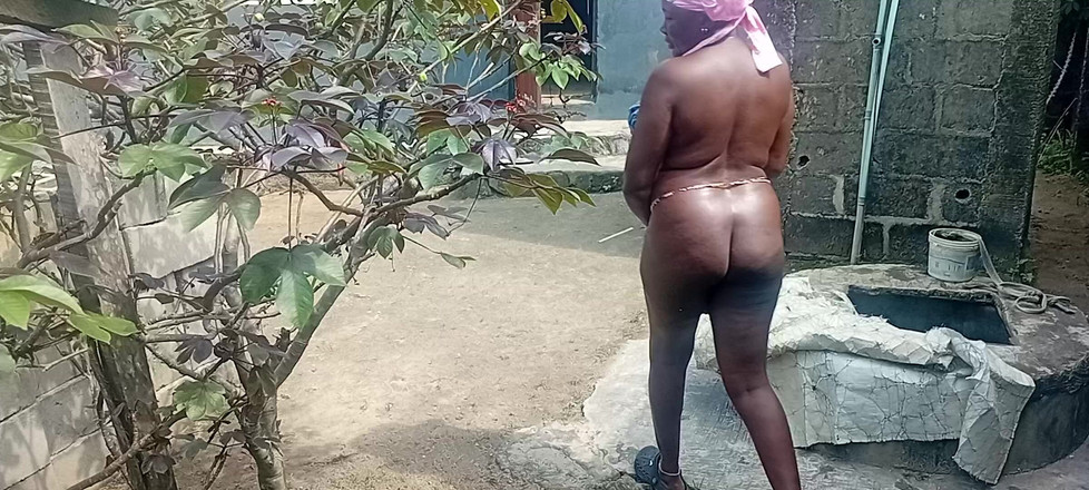 Creamyshuga: La signora nigeriana è stata scopata dal suo vicino quando va...