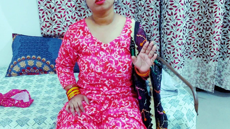Desi Pari Bhabhi: Sexy XXX macecha tvrdě šuká až do orgasmu s hindským zvukem...