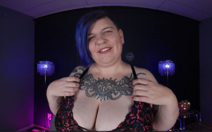 MissQuinnCarter: Prosím, aby viděla zadek Missquinns a snědla její prsty kundičky!