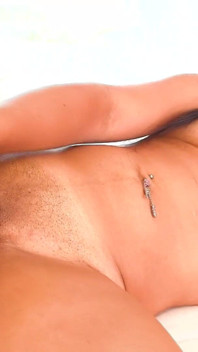 Brésil, Diaz, bombasse sexy du Moyen-Orient, grosse bite, pipe en POV et avalage de sperme