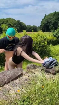 Esbelta belleza casada atrapada por su marido Summer Fun - parte 3 - trae una pintoresca sesión privada al aire libre