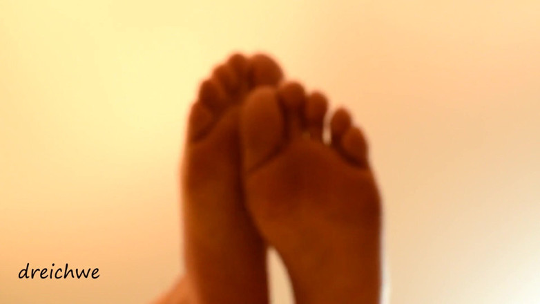 Dreichwe: Pisando estúpida con mis pies