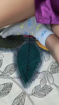 Une petite amie sexy se fait sodomiser douloureusement et avale du sperme, vidéo complète, baise et parle