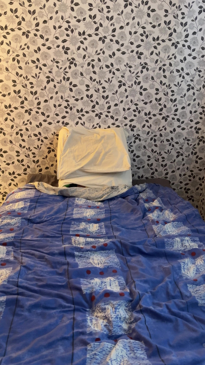 Julia Trans: Hraní se sebou v posteli masturbuje a stříká