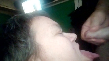 Sex hub couple: Big cumshot into Jen's hot mouth