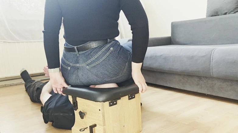 Lizzy Crush: My Massive Jeans-ass Vs Your Little Face
