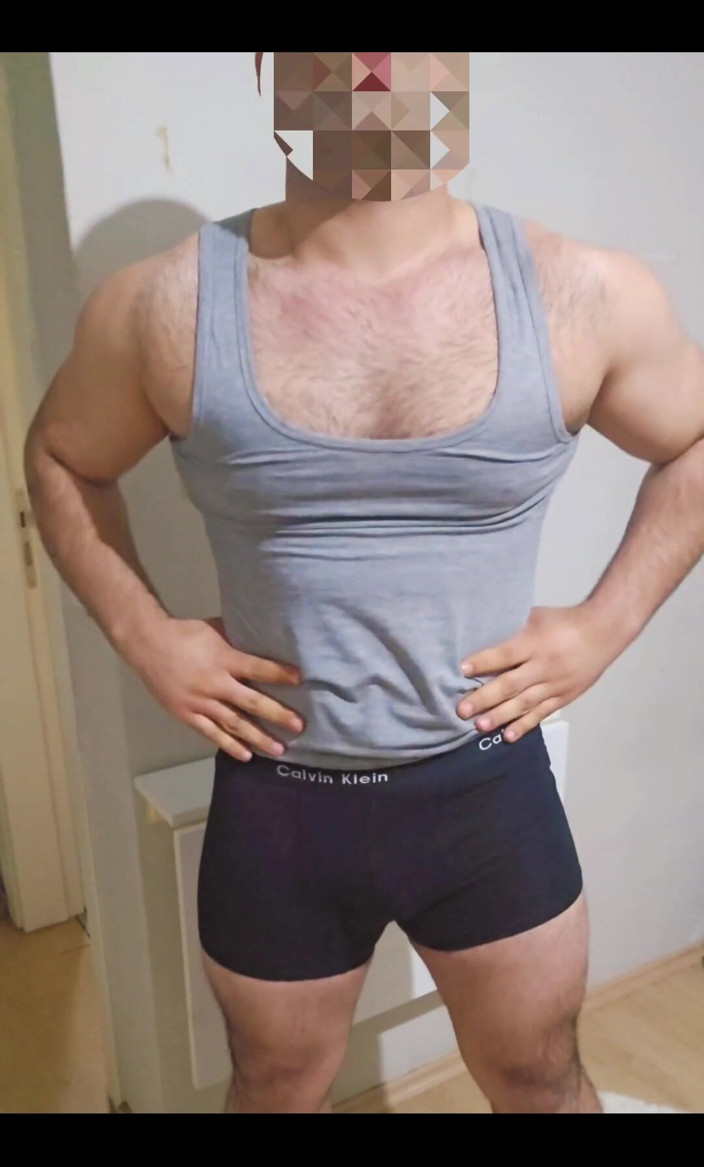 machinegunn0: Voor Diegene Die Graag Pronken Met Hun Armspieren En Oksels.