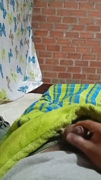 家で一人でオナニーすること