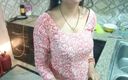 Saara Bhabhi: Hinduska sex story roleplay - Indianka świętuje Nowy Rok Święta z mężem i...