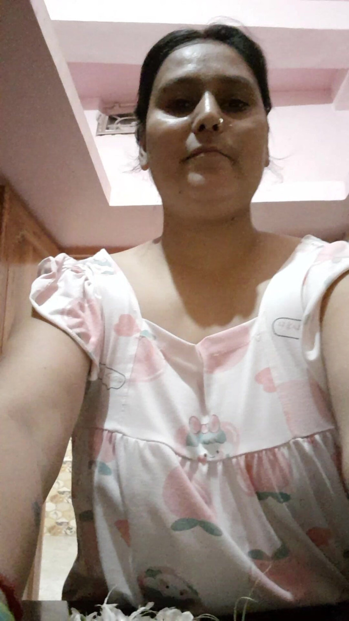 Puja555: Desi Bhabhi vaří