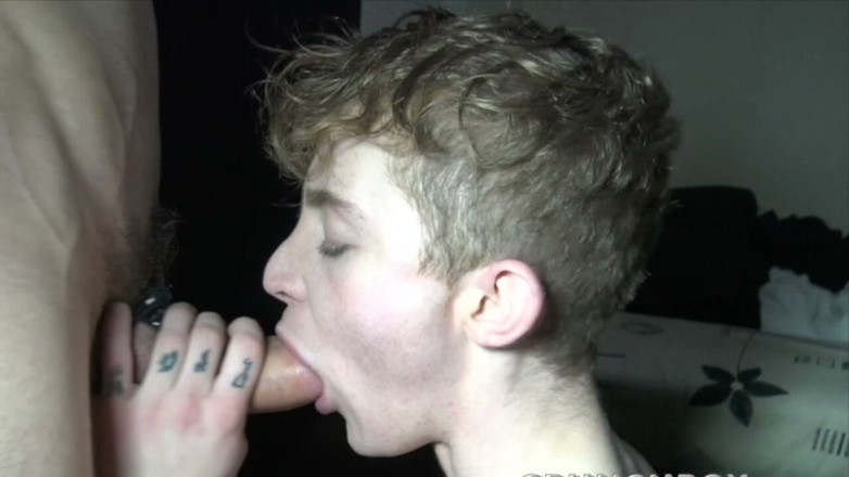 RAW FUCK CLUB FETISH OUTFITS ATTACK: Młoda blondynka przeleciała się przez heteroseksualnego faceta